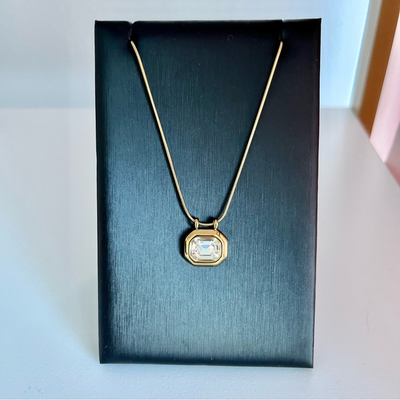 18K Gold Plated Stainless Steel Square White AAA CZ Crystal Pendant Necklace - Picture 10 of 15